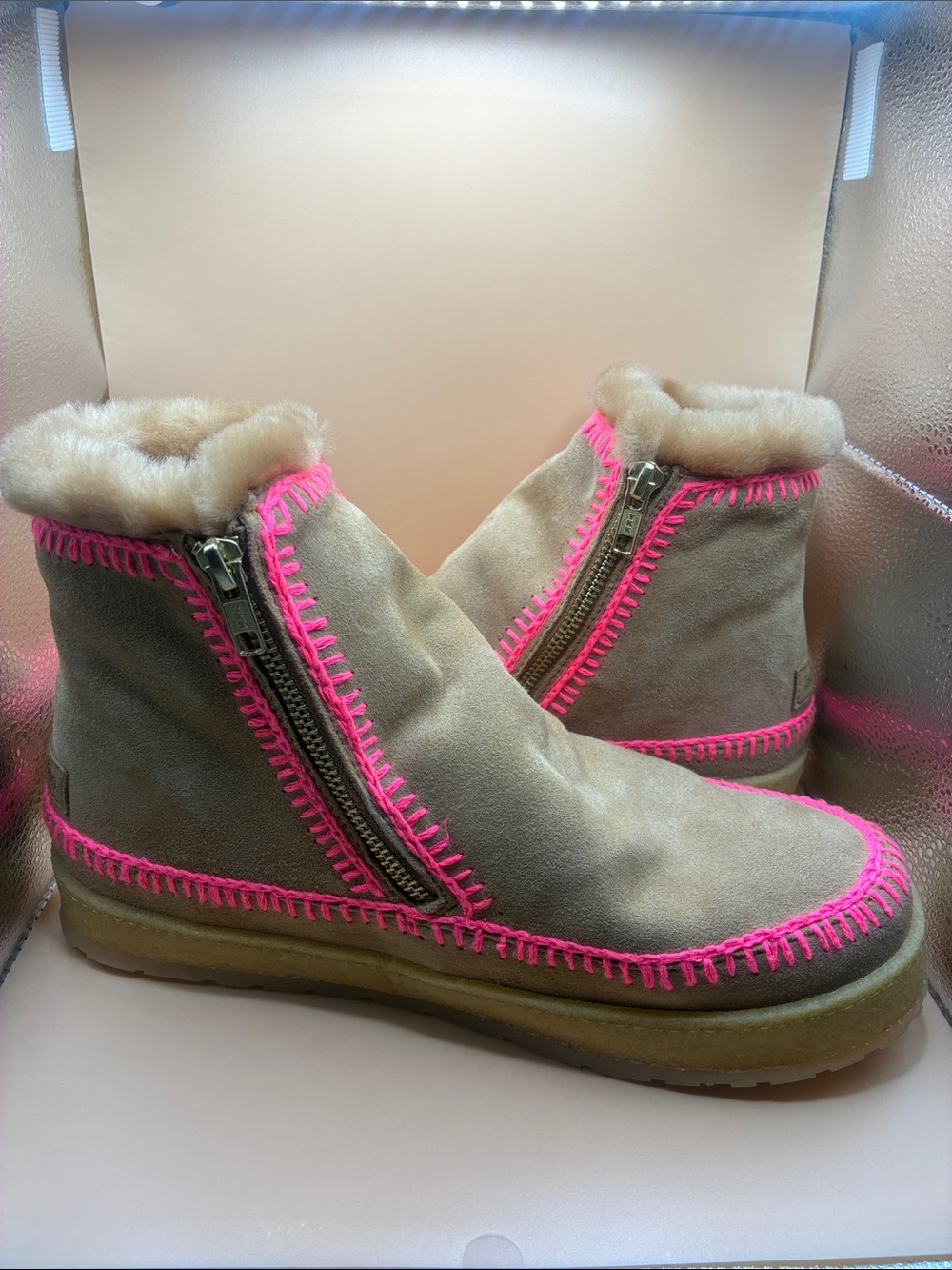 Laidback London Setsu Saffron Suede Neon Pink Shearling Boots Women’s 10 NEW